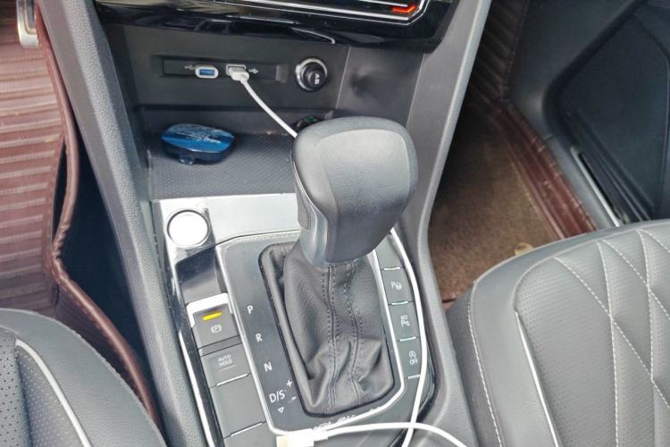 Used Volkswagen Tiguan L 2022 330TSI Automatic Two-Wheel Drive R-Line Enhanced Edition Gear Lever