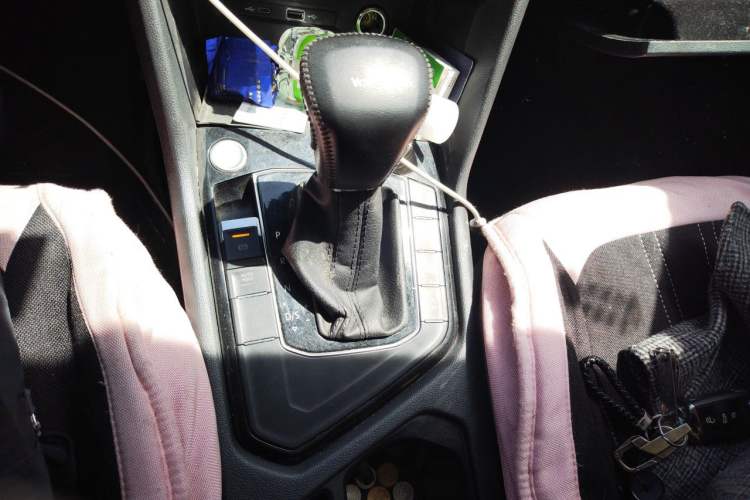 Used Volkswagen Tiguan L 2022 330TSI Automatic Two-Wheel Drive R-Line Enhanced Edition Gear Lever