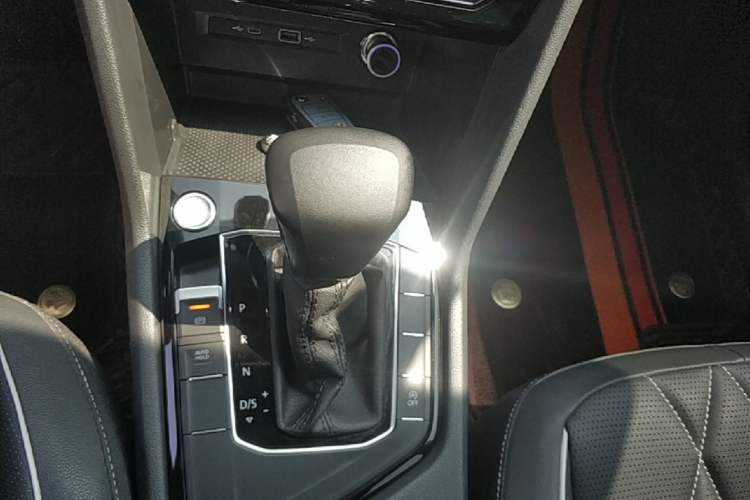 Used Volkswagen Tiguan L 2022 330TSI Automatic Two-Wheel Drive Smart Edition Gear Lever