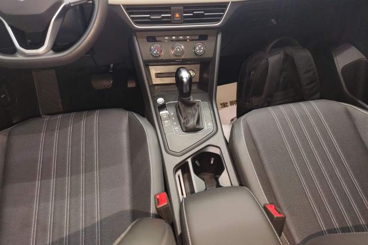 Used Volkswagen Tiguan L 2022 330TSI Automatic Two-Wheel Drive Comfort Edition Gear Lever