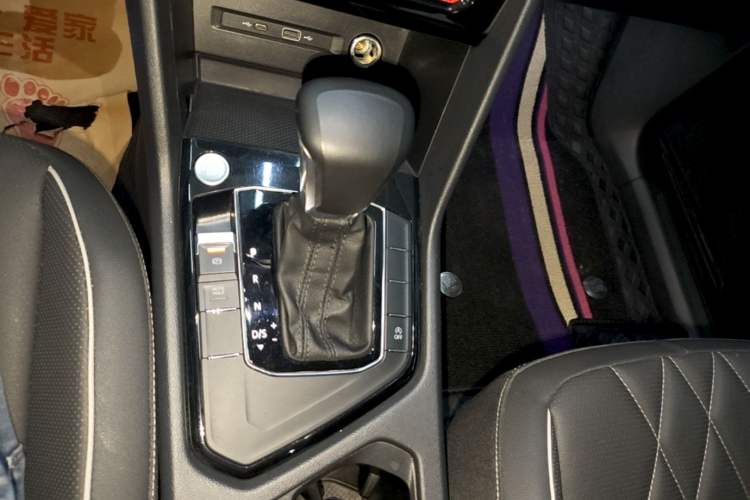 Used Volkswagen Tiguan L 2022 330TSI Automatic Two-Wheel Drive Smart Edition Gear Lever