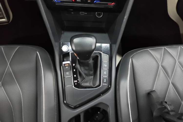 Used Volkswagen Tiguan L 2022 330TSI Automatic Two-Wheel Drive R-Line Enhanced Edition Gear Lever