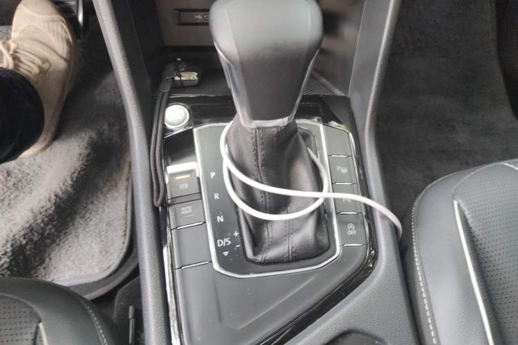 Used Volkswagen Tiguan L 2022 330TSI Automatic Two-Wheel Drive R-Line Enhanced Edition Gear Lever