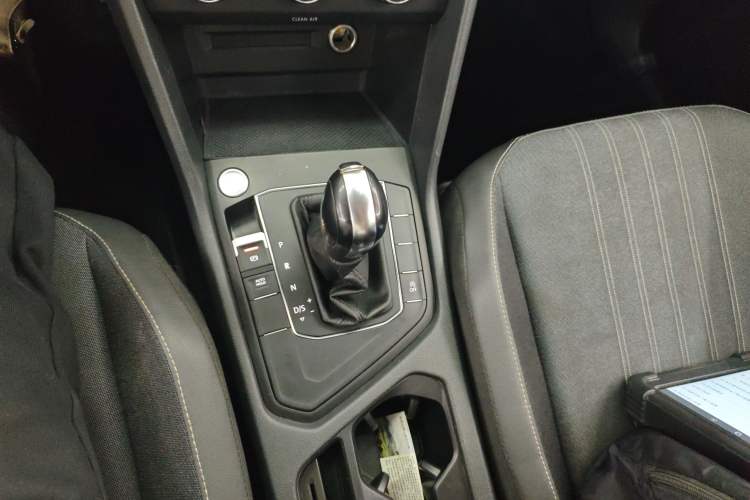 Used Volkswagen Tiguan L 2022 330TSI Automatic Two-Wheel Drive Comfort Edition Gear Lever