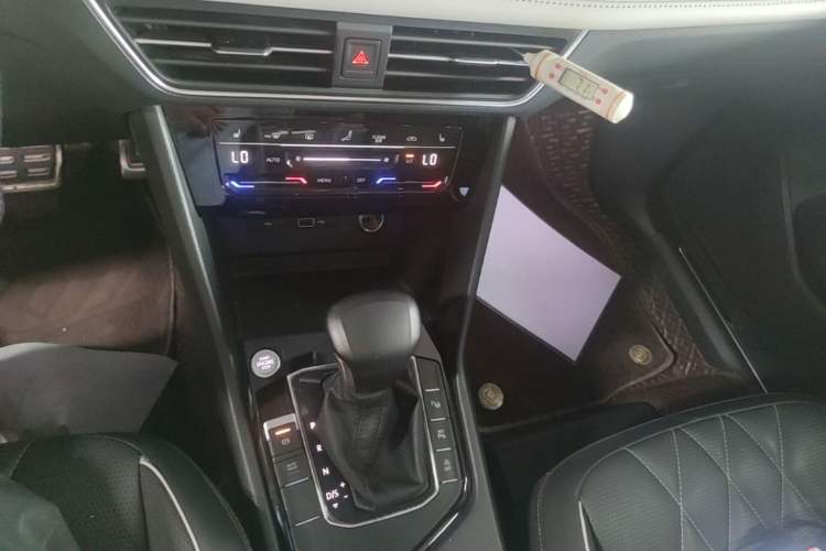 Used Volkswagen Tiguan L 2022 330TSI Automatic Two-Wheel Drive R-Line Enhanced Edition Gear Lever