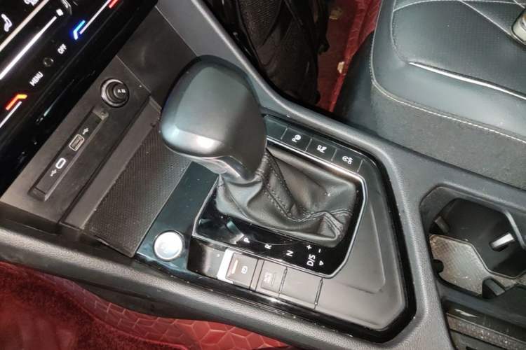 Used Volkswagen Tiguan L 2022 330TSI Automatic Two-Wheel Drive R-Line Enhanced Edition Gear Lever