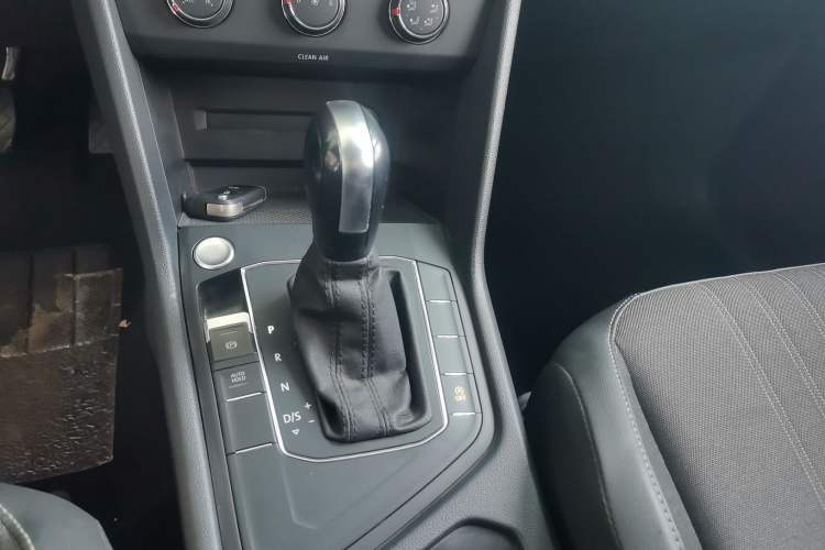 Used Volkswagen Tiguan L 2022 330TSI Automatic Two-Wheel Drive Comfort Edition Gear Lever