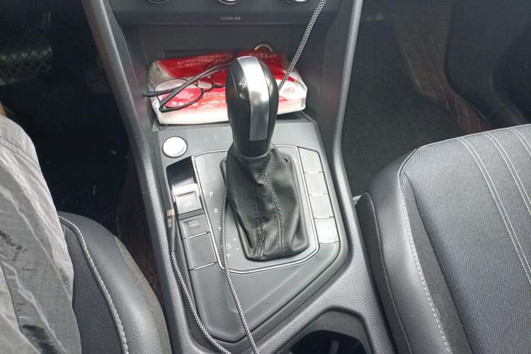 Used Volkswagen Tiguan L 2022 330TSI Automatic Two-Wheel Drive Comfort Edition Gear Lever