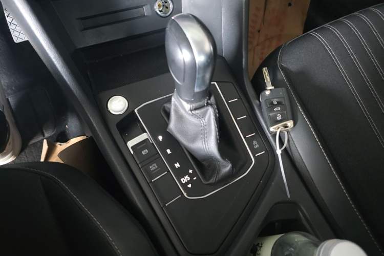 Used Volkswagen Tiguan L 2022 330TSI Automatic Two-Wheel Drive Comfort Edition Gear Lever