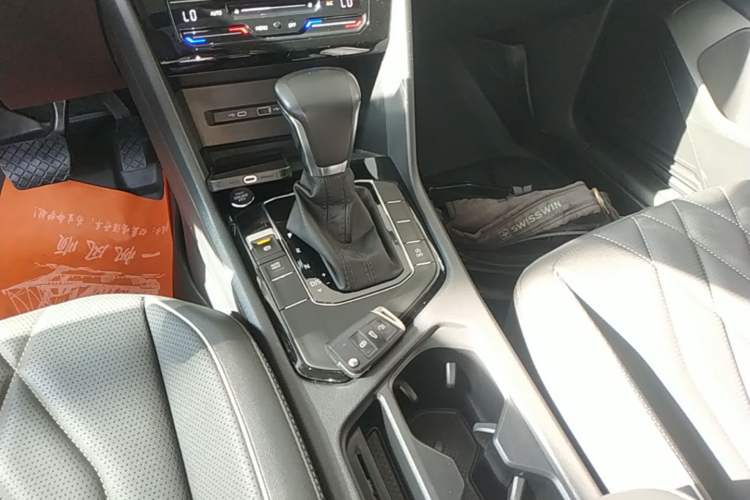 Used Volkswagen Tiguan L 2022 330TSI Automatic Two-Wheel Drive Smart Edition Gear Lever