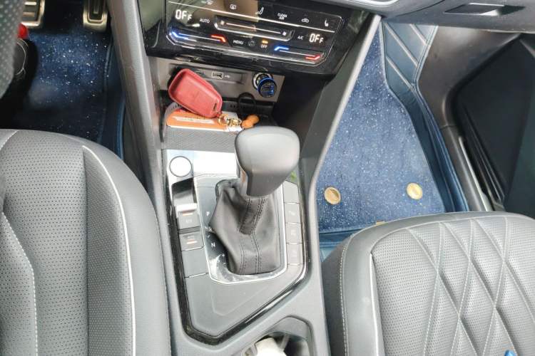 Used Volkswagen Tiguan L 2022 330TSI Automatic Two-Wheel Drive R-Line Enhanced Edition Gear Lever