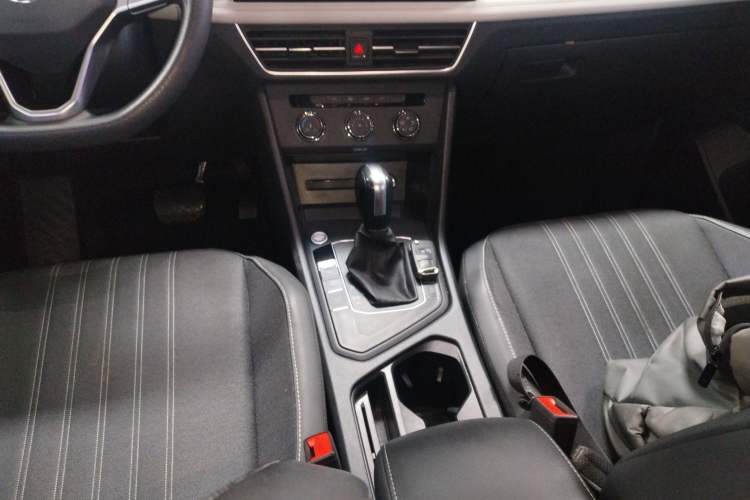 Used Volkswagen Tiguan L 2022 330TSI Automatic Two-Wheel Drive Comfort Edition Gear Lever