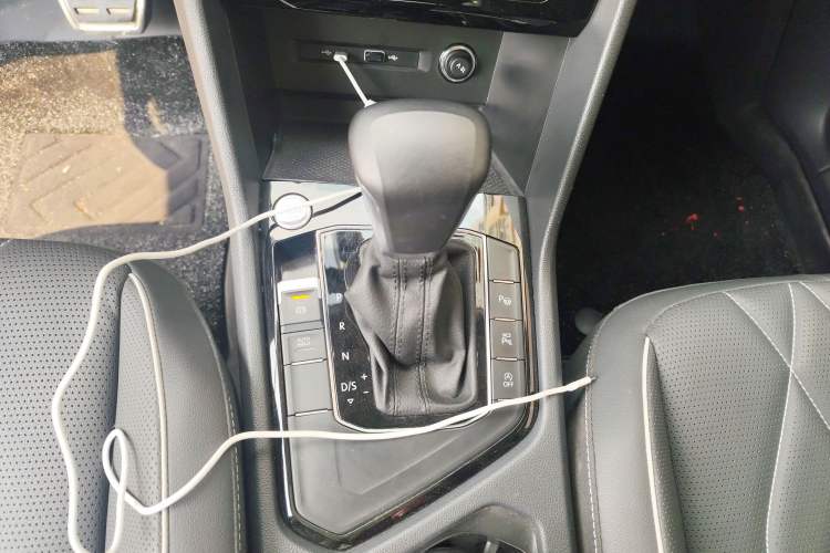 Used Volkswagen Tiguan L 2022 330TSI Automatic Two-Wheel Drive R-Line Enhanced Edition Gear Lever