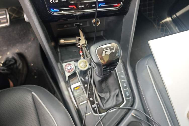 Used Volkswagen Tiguan L 2022 330TSI Automatic Two-Wheel Drive R-Line Enhanced Edition Gear Lever