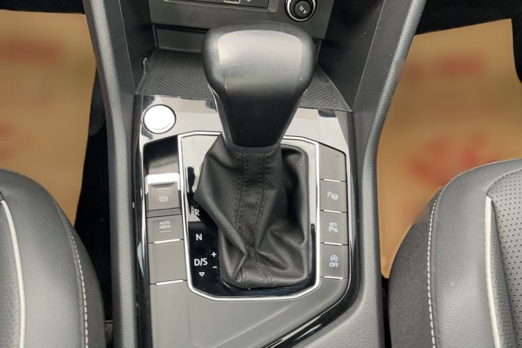 Used Volkswagen Tiguan L 2022 330TSI Automatic Two-Wheel Drive R-Line Enhanced Edition Gear Lever