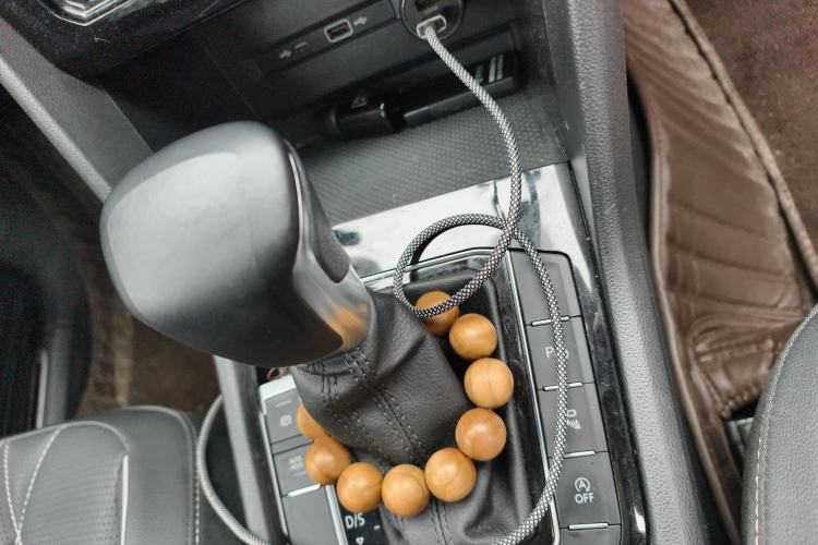 Used Volkswagen Tiguan L 2022 330TSI Automatic Two-Wheel Drive R-Line Enhanced Edition Gear Lever
