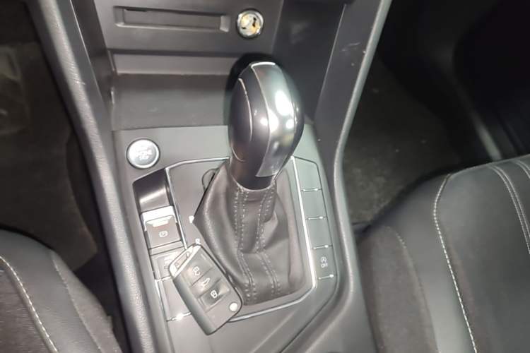 Used Volkswagen Tiguan L 2022 330TSI Automatic Two-Wheel Drive Comfort Edition Gear Lever