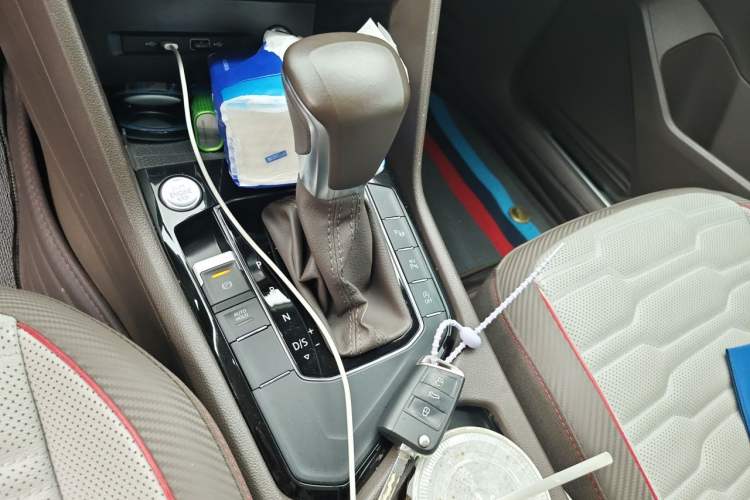 Used Volkswagen Tiguan L 2022 330TSI Automatic Two-Wheel Drive R-Line Flagship Edition Gear Lever