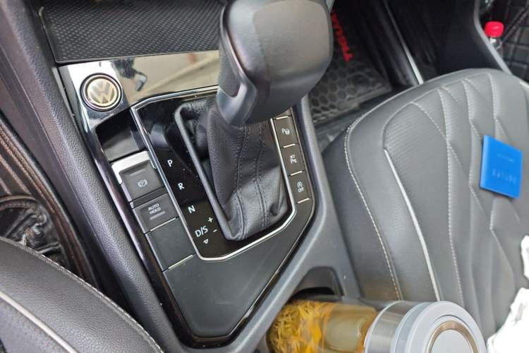 Used Volkswagen Tiguan L 2022 330TSI Automatic Two-Wheel Drive R-Line Enhanced Edition Gear Lever
