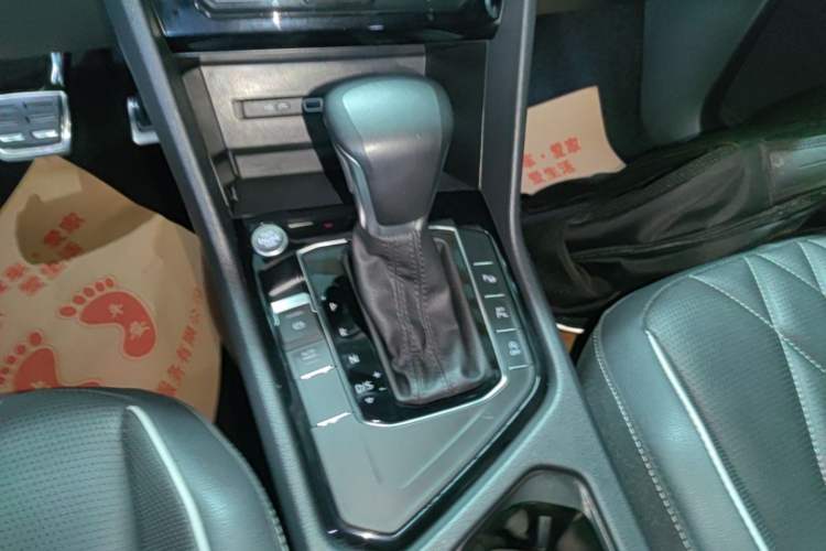 Used Volkswagen Tiguan L 2022 330TSI Automatic Two-Wheel Drive R-Line Enhanced Edition Gear Lever