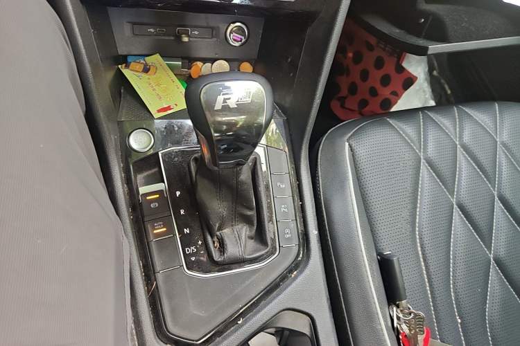 Used Volkswagen Tiguan L 2022 330TSI Automatic Two-Wheel Drive R-Line Enhanced Edition Gear Lever