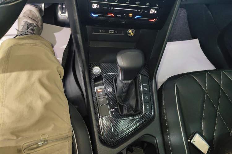 Used Volkswagen Tiguan L 2022 330TSI Automatic Two-Wheel Drive R-Line Enhanced Edition Gear Lever