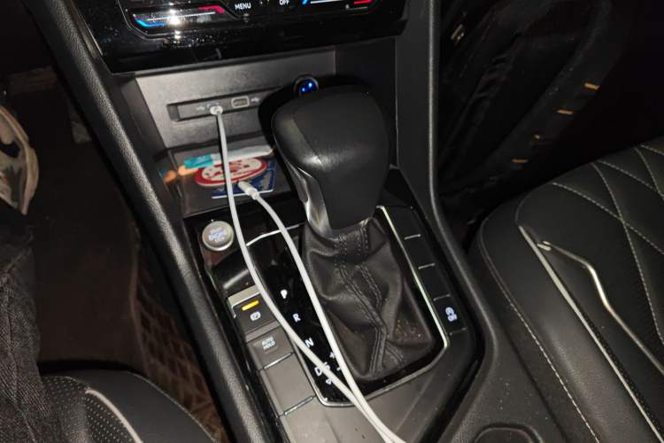 Used Volkswagen Tiguan L 2022 330TSI Automatic Two-Wheel Drive Smart Edition Gear Lever