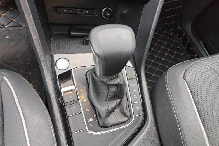 Used Volkswagen Tiguan L 2022 330TSI Automatic Two-Wheel Drive R-Line Enhanced Edition Gear Lever