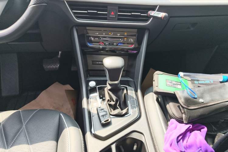 Used Volkswagen Tiguan L 2022 330TSI Automatic Two-Wheel Drive Smart Edition Gear Lever