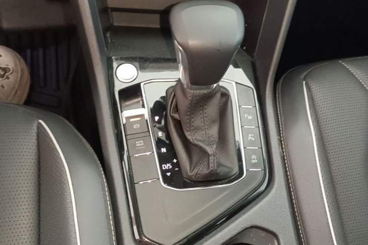 Used Volkswagen Tiguan L 2022 330TSI Automatic Two-Wheel Drive R-Line Enhanced Edition Gear Lever