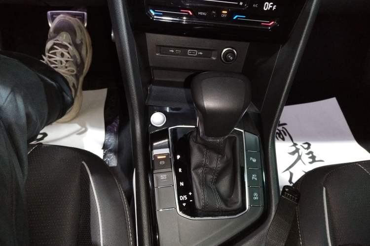 Used Volkswagen Tiguan L 2022 330TSI Automatic Two-Wheel Drive R-Line Enhanced Edition Gear Lever