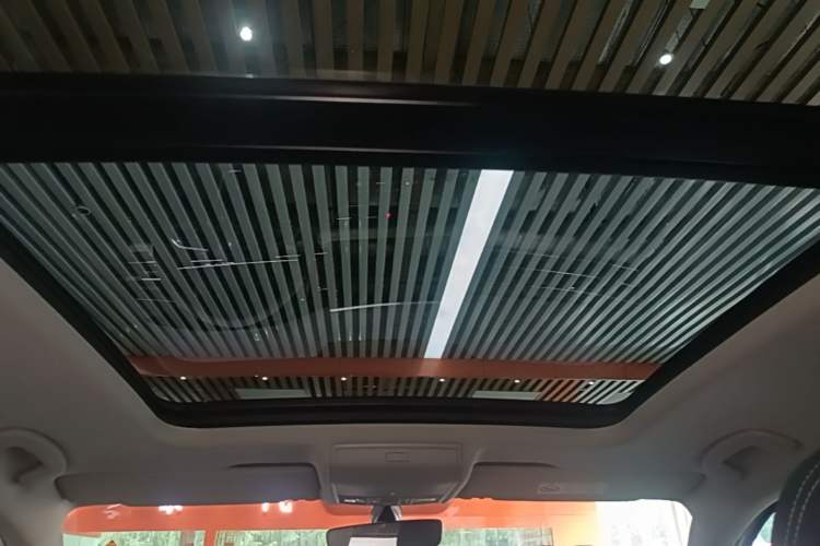 Used Volkswagen Tiguan L 2022 330TSI Automatic Two-Wheel Drive R-Line Enhanced Edition Headliner