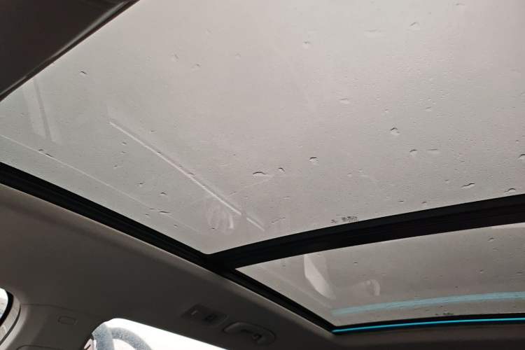 Used Volkswagen Tiguan L 2022 330TSI Automatic Two-Wheel Drive R-Line Enhanced Edition Headliner