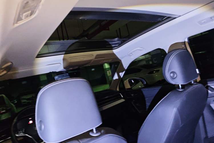 Used Volkswagen Tiguan L 2022 330TSI Automatic Two-Wheel Drive R-Line Enhanced Edition Headliner