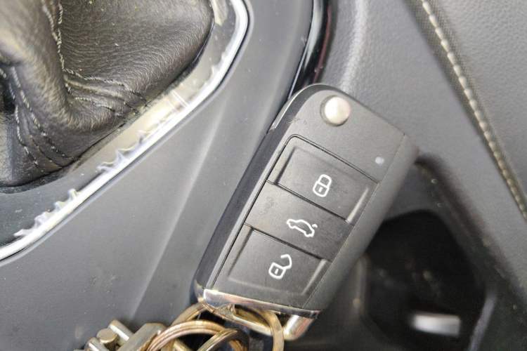 Used Volkswagen Tiguan L 2022 330TSI Automatic Two-Wheel Drive R-Line Enhanced Edition Interior 1