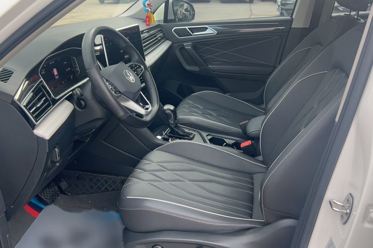 Used Volkswagen Tiguan L 2022 330TSI Automatic Two-Wheel Drive Smart Edition Interior 1