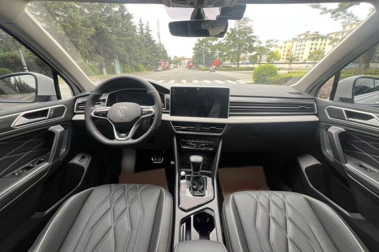 Used Volkswagen Tiguan L 2022 330TSI Automatic Two-Wheel Drive R-Line Enhanced Edition Interior 1