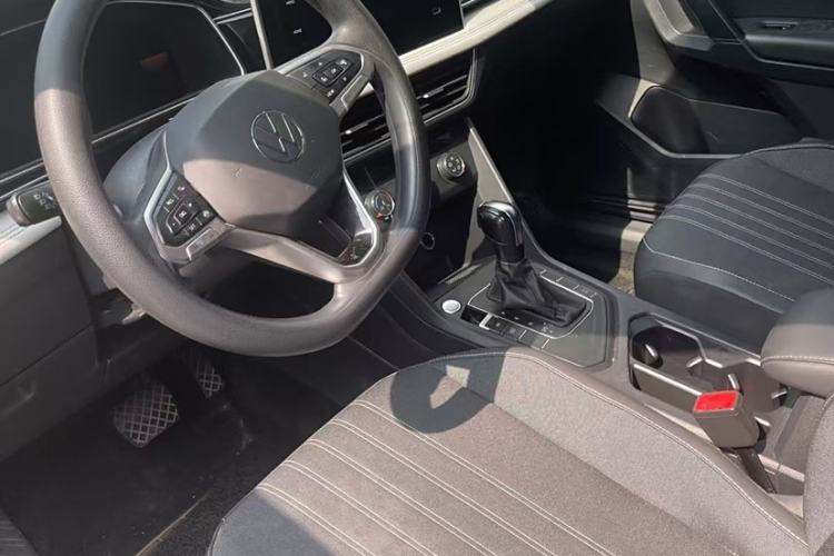 Used Volkswagen Tiguan L 2022 330TSI Automatic Two-Wheel Drive Comfort Edition Interior 2