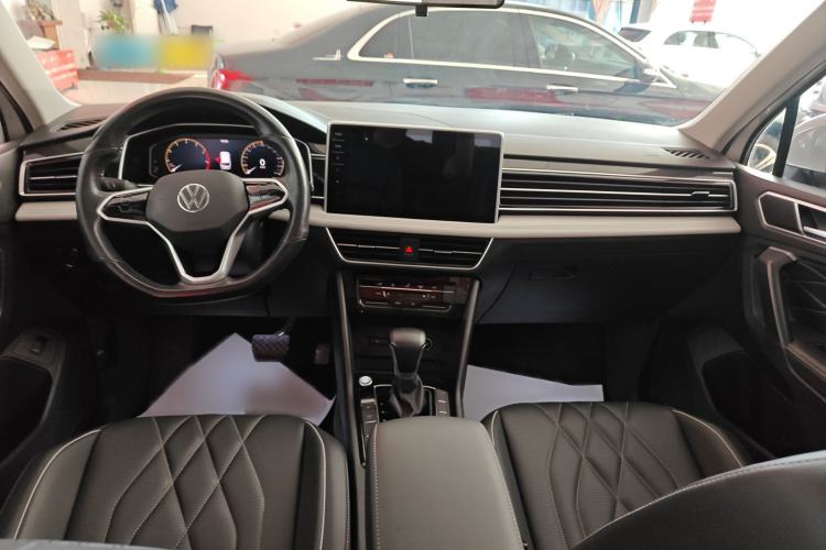Used Volkswagen Tiguan L 2022 330TSI Automatic Two-Wheel Drive Smart Edition Interior 2