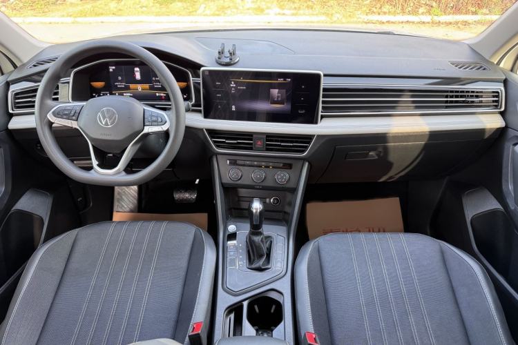 Used Volkswagen Tiguan L 2022 330TSI Automatic Two-Wheel Drive Comfort Edition Interior 3