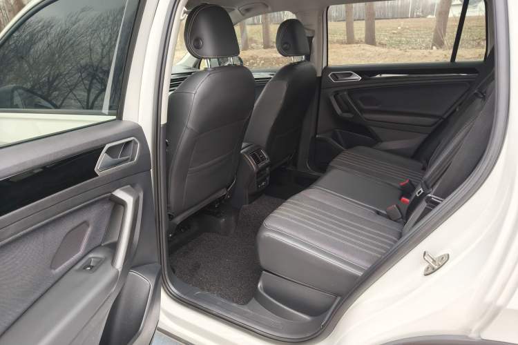 Used Volkswagen Tiguan L 2022 330TSI Automatic Two-Wheel Drive Comfort Edition Interior 3