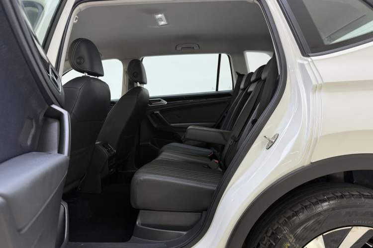 Used Volkswagen Tiguan L 2022 330TSI Automatic Two-Wheel Drive Comfort Edition Interior 5