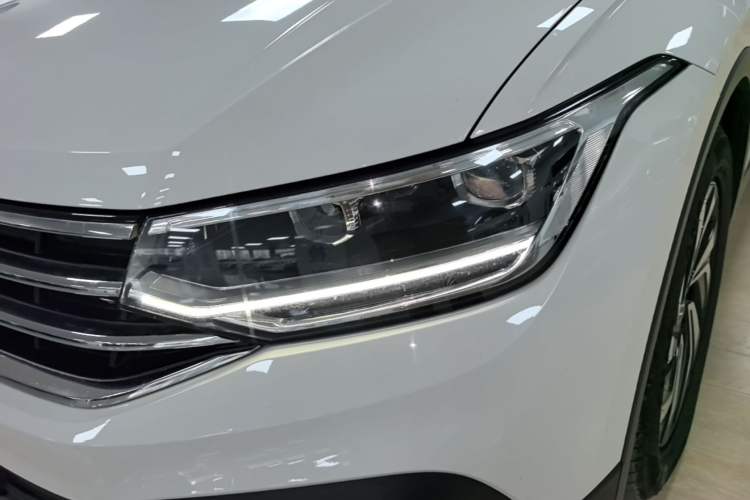 Used Volkswagen Tiguan L 2022 330TSI Automatic Two-Wheel Drive Smart Edition Left Front Headlight