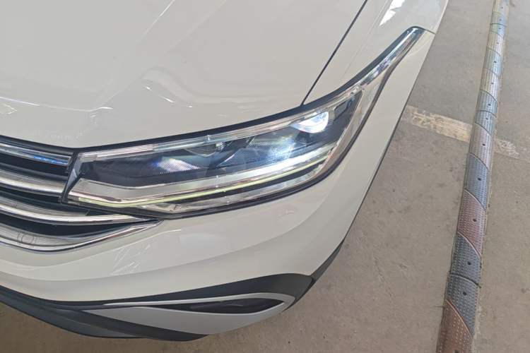 Used Volkswagen Tiguan L 2022 330TSI Automatic Two-Wheel Drive Smart Edition Left Front Headlight