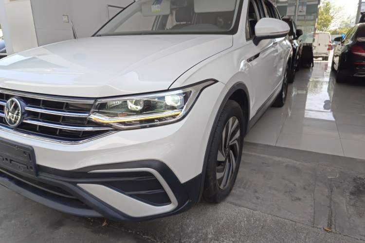 Used Volkswagen Tiguan L 2022 330TSI Automatic Two-Wheel Drive Comfort Edition Left Front Headlight