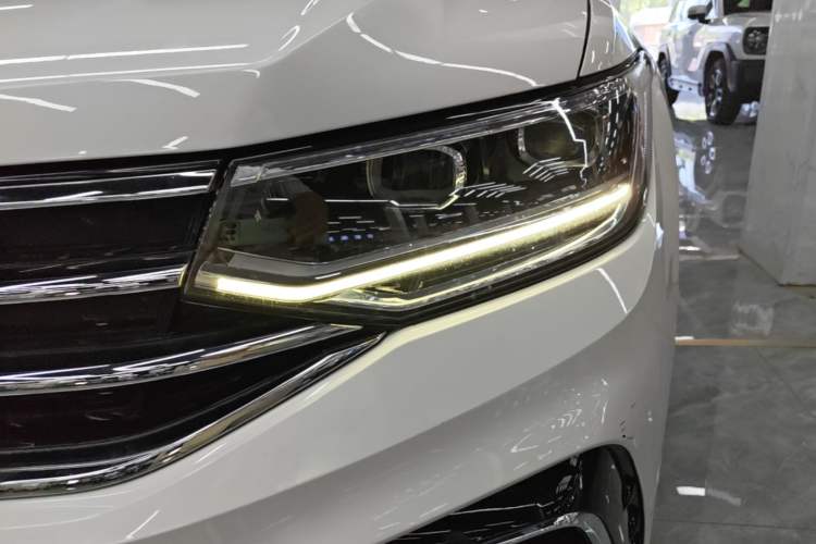 Used Volkswagen Tiguan L 2022 330TSI Automatic Two-Wheel Drive R-Line Enhanced Edition Left Front Headlight