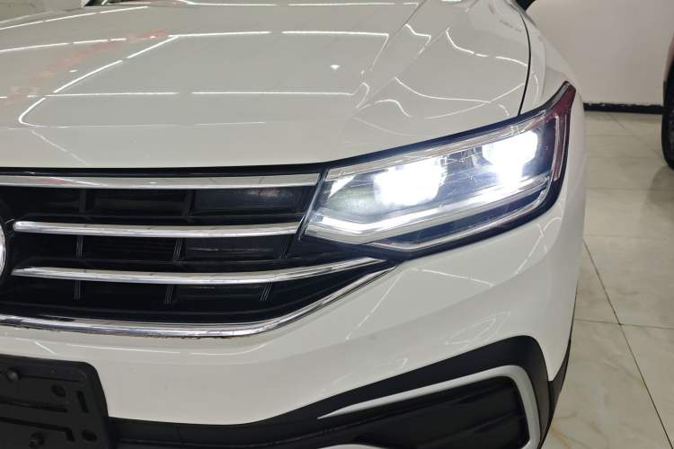 Used Volkswagen Tiguan L 2022 330TSI Automatic Two-Wheel Drive Comfort Edition Left Front Headlight