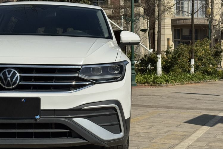 Used Volkswagen Tiguan L 2022 330TSI Automatic Two-Wheel Drive Comfort Edition Left Front Headlight