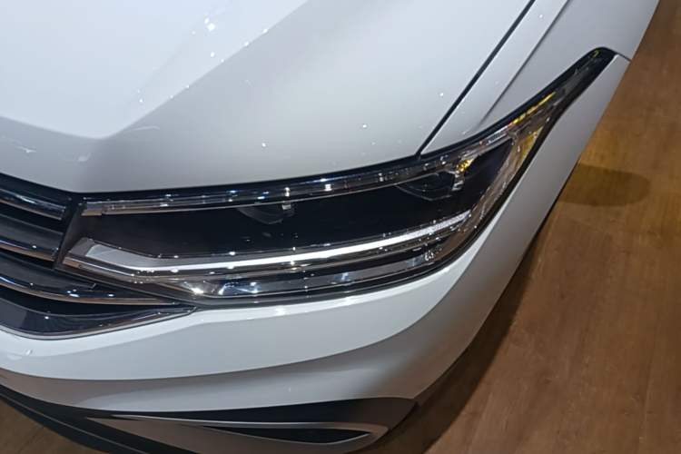 Used Volkswagen Tiguan L 2022 330TSI Automatic Two-Wheel Drive Smart Edition Left Front Headlight
