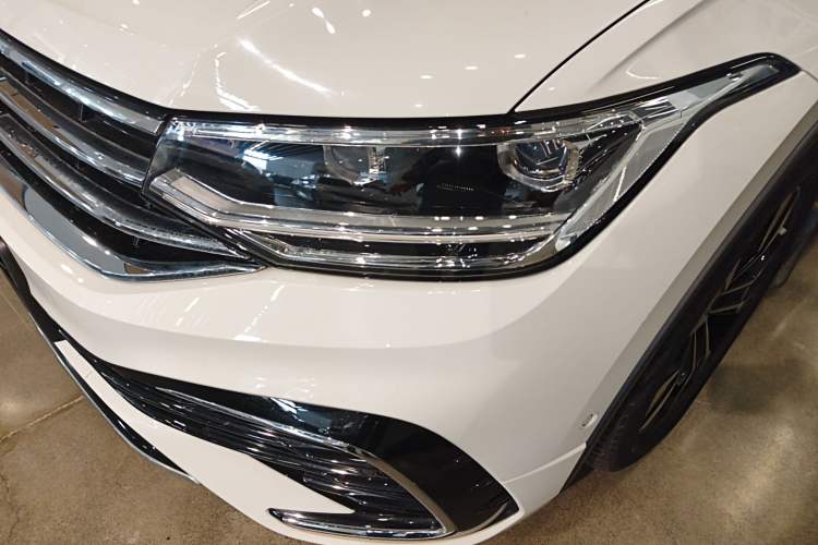 Used Volkswagen Tiguan L 2022 330TSI Automatic Two-Wheel Drive R-Line Enhanced Edition Left Front Headlight